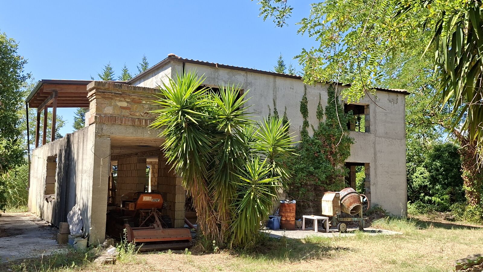 Facciata della villa allo stato attuale